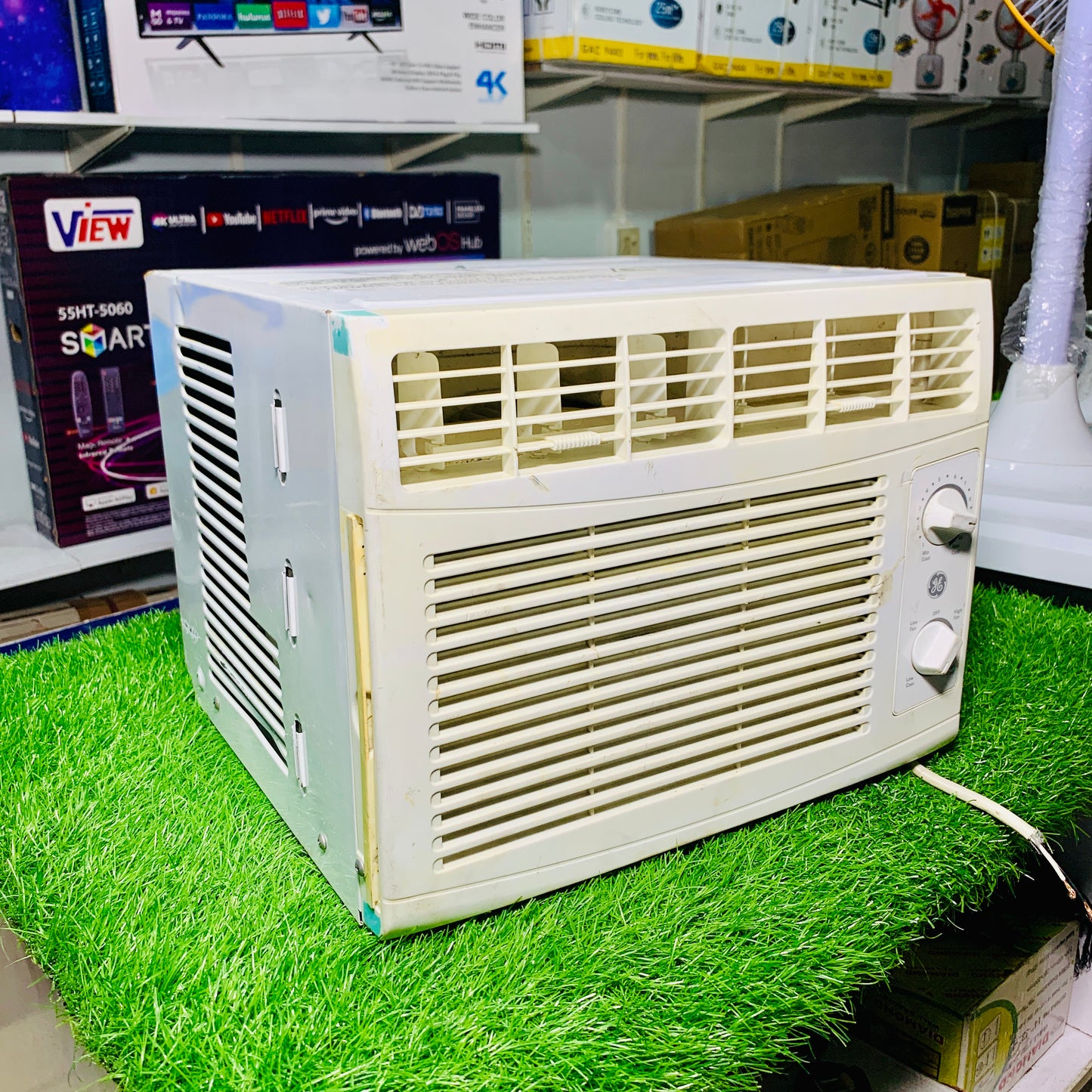 0.5 Ton Imported Window Ac 110V (A+ Condition 9/10)