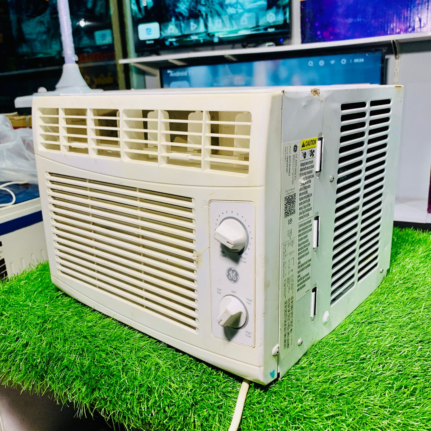 0.5 Ton Imported Window Ac 110V (A+ Condition 9/10)